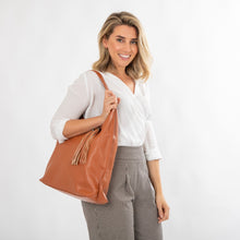 Load image into Gallery viewer, CLARISSA SHOULDER BAG TAN
